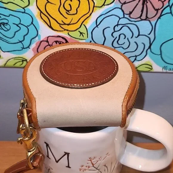 Vintage Dooney & Bourke Coin Wallet - Picture 5 of 8